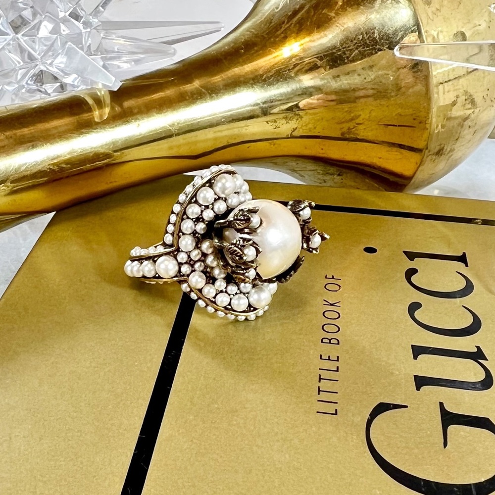 |SOLD| Gucci White & Pearl Beaded Tulip Cocktail Ring - Picture 1 of 9